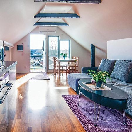 Cozy Apartment In Klintehamn With Wifi Exteriér fotografie