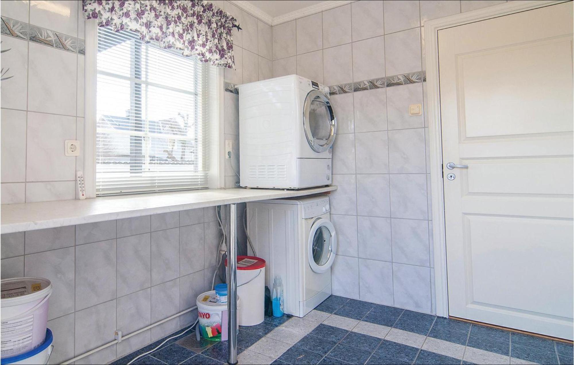Cozy Apartment In Klintehamn With Wifi Exteriér fotografie